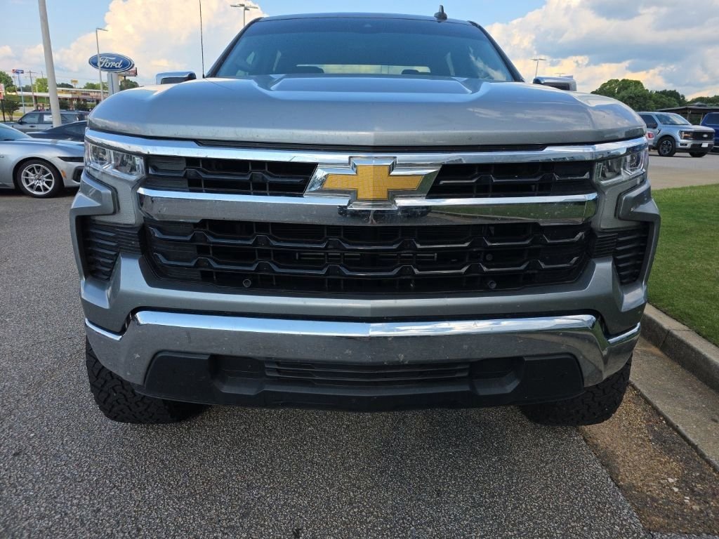 Used 2023 Gray Chevrolet LT image 5