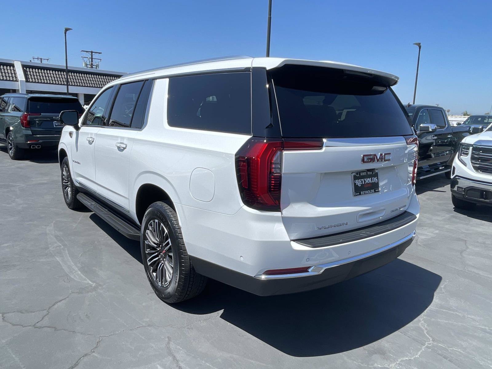 2026 GMC Yukon XL Elevation - Photo 6