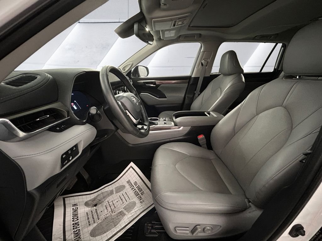 Used 2023 Beige Toyota Limited image 7