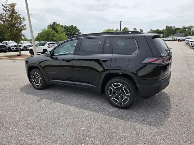 New 2026 Diamond Black Crystal Pearl-Coat Exterior Paint Jeep Limited image 9