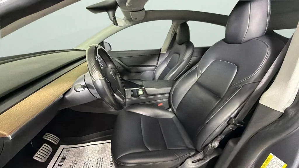 Used 2021 Black Tesla Performance Dual Motor All-Wheel Drive image 17