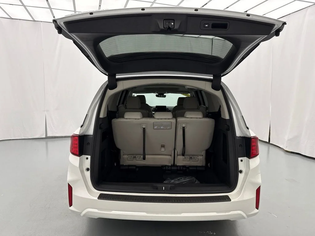 New 2026 Platinum White Pearl Honda EX-L image 10