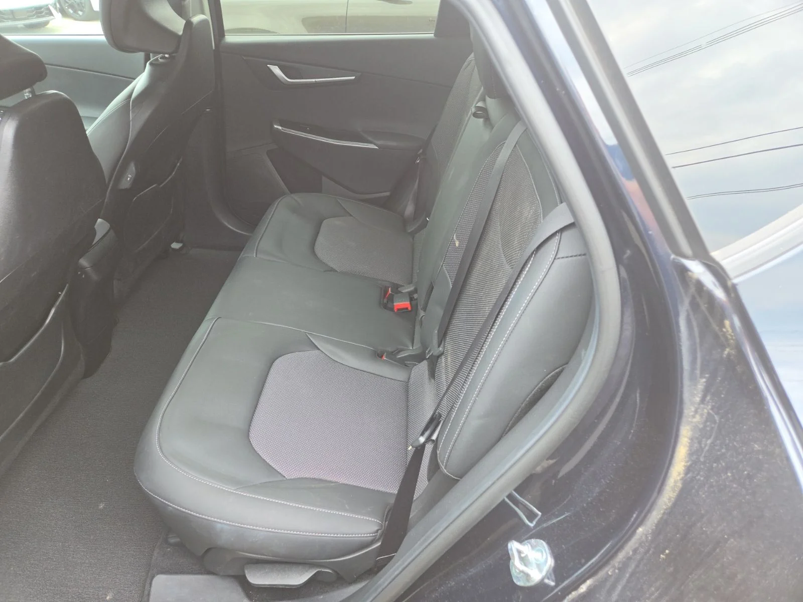 Certified Used 2024 Blue Kia Light image 9