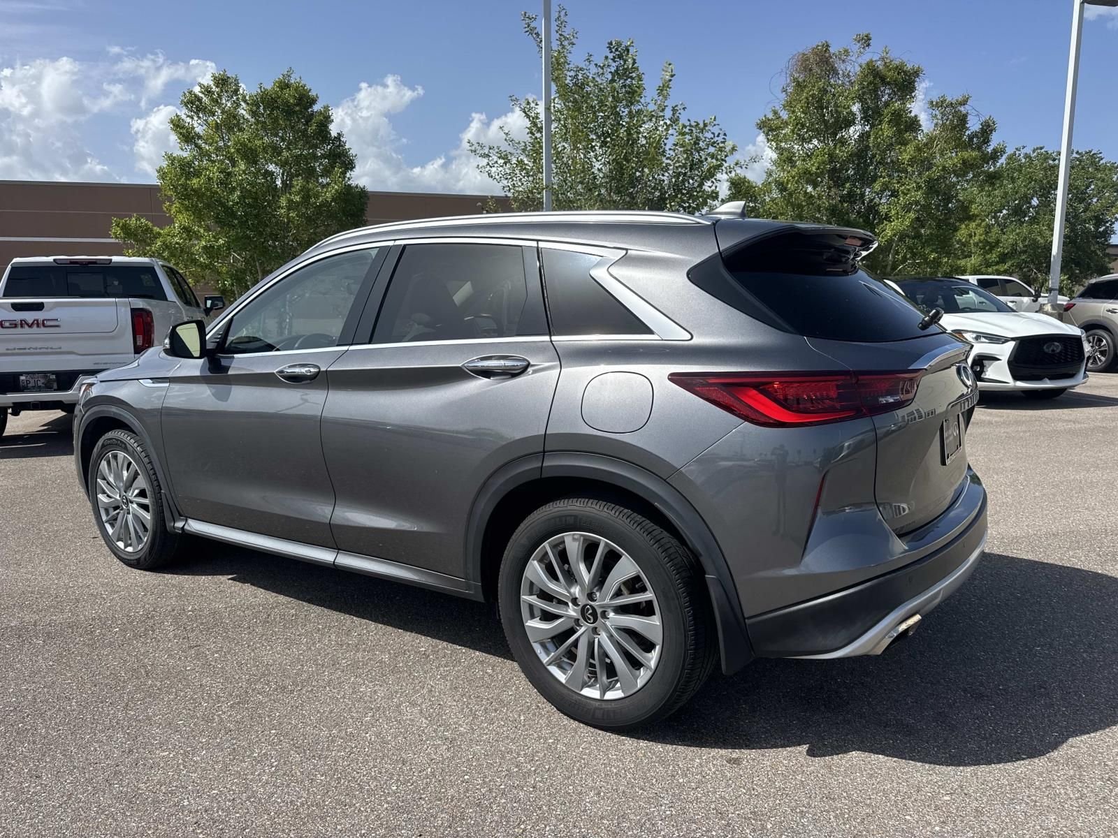 Certified Used 2023 Gray INFINITI LUXE image 9