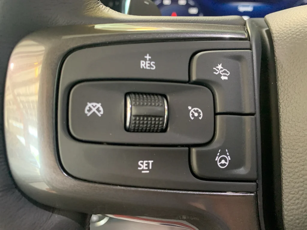 New 2026 Polar White Tricoat Chevrolet High Country image 17