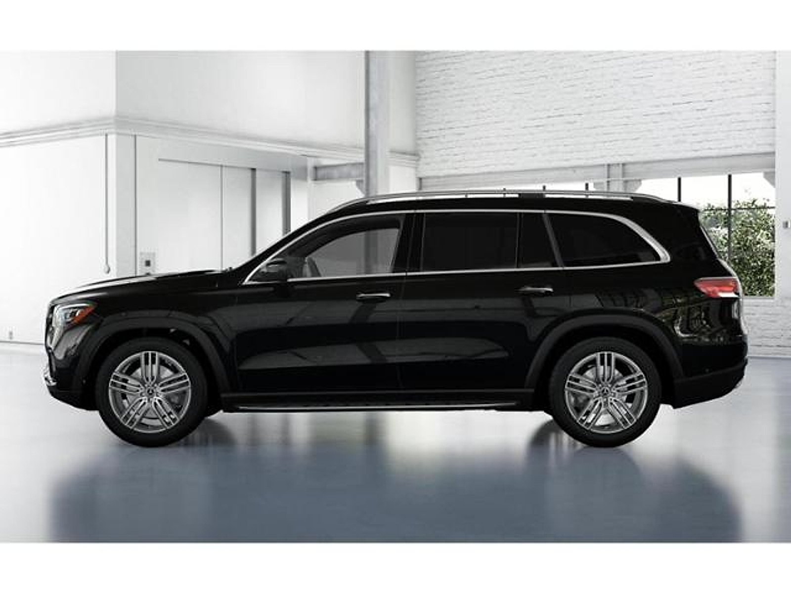 Certified Used 2025 Obsidian Black Metallic Mercedes-Benz 4MATIC® image 33