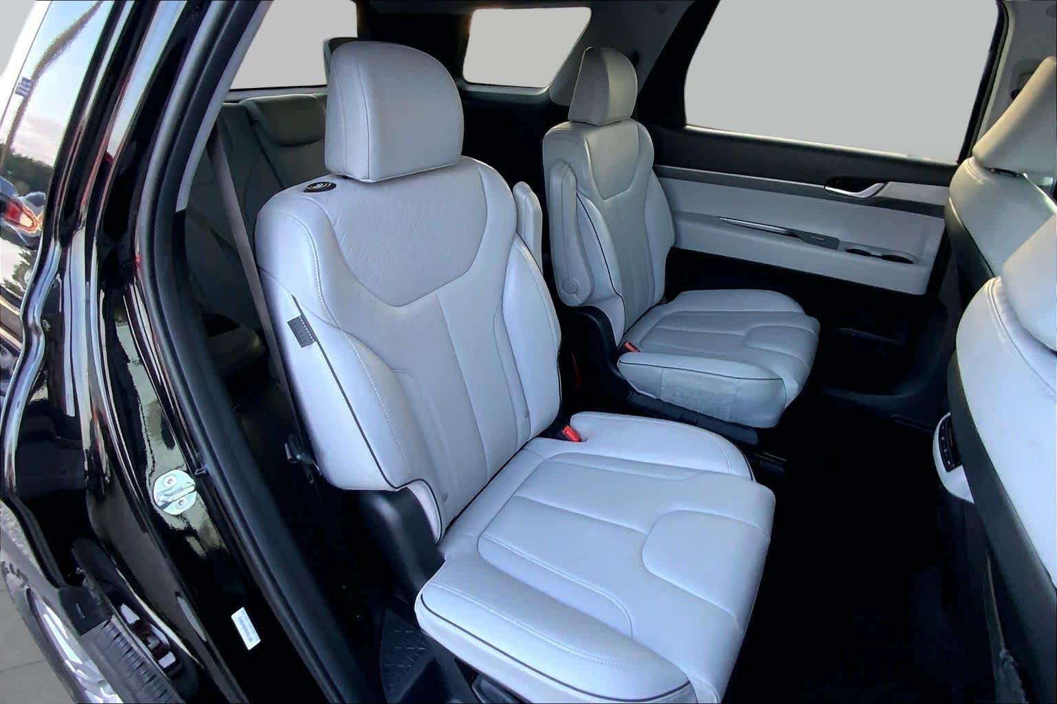 Used 2025 Abyss Black Pearl Hyundai SEL image 18