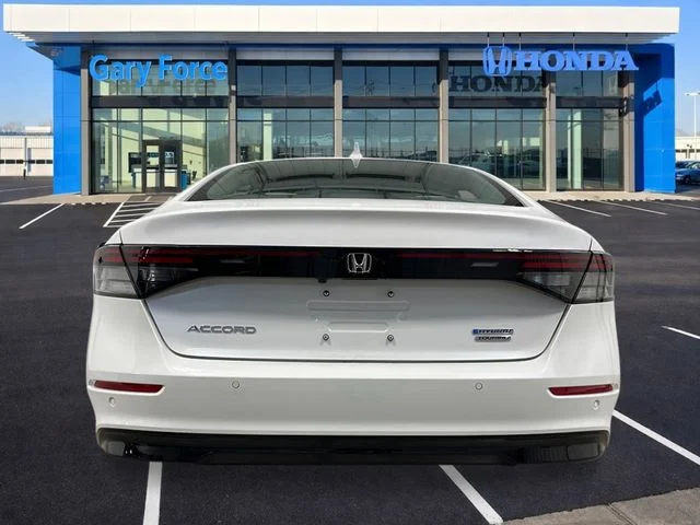 New 2026 Platinum White Pearl Honda Touring image 4