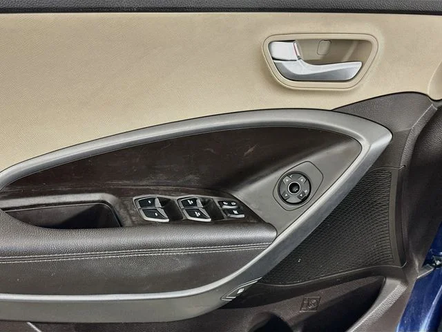Pre-Owned 2017 Hyundai Santa Fe Sport 2.4 Base