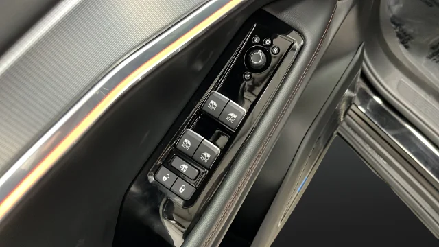 Used 2025 Diamond Black Jeep Launch Edition image 22