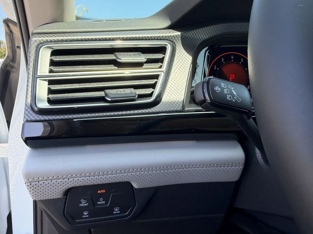 New 2026 Opal White Pearl Volkswagen 2.0T Peak Edition image 20
