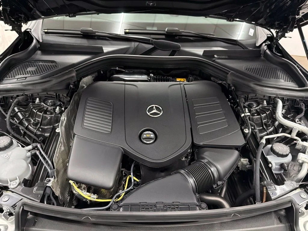 New 2027 Gray Mercedes-Benz GLC 300 image 32