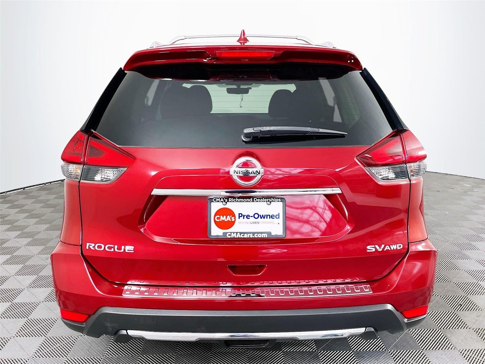 Used 2018 RED NISSAN  image 9