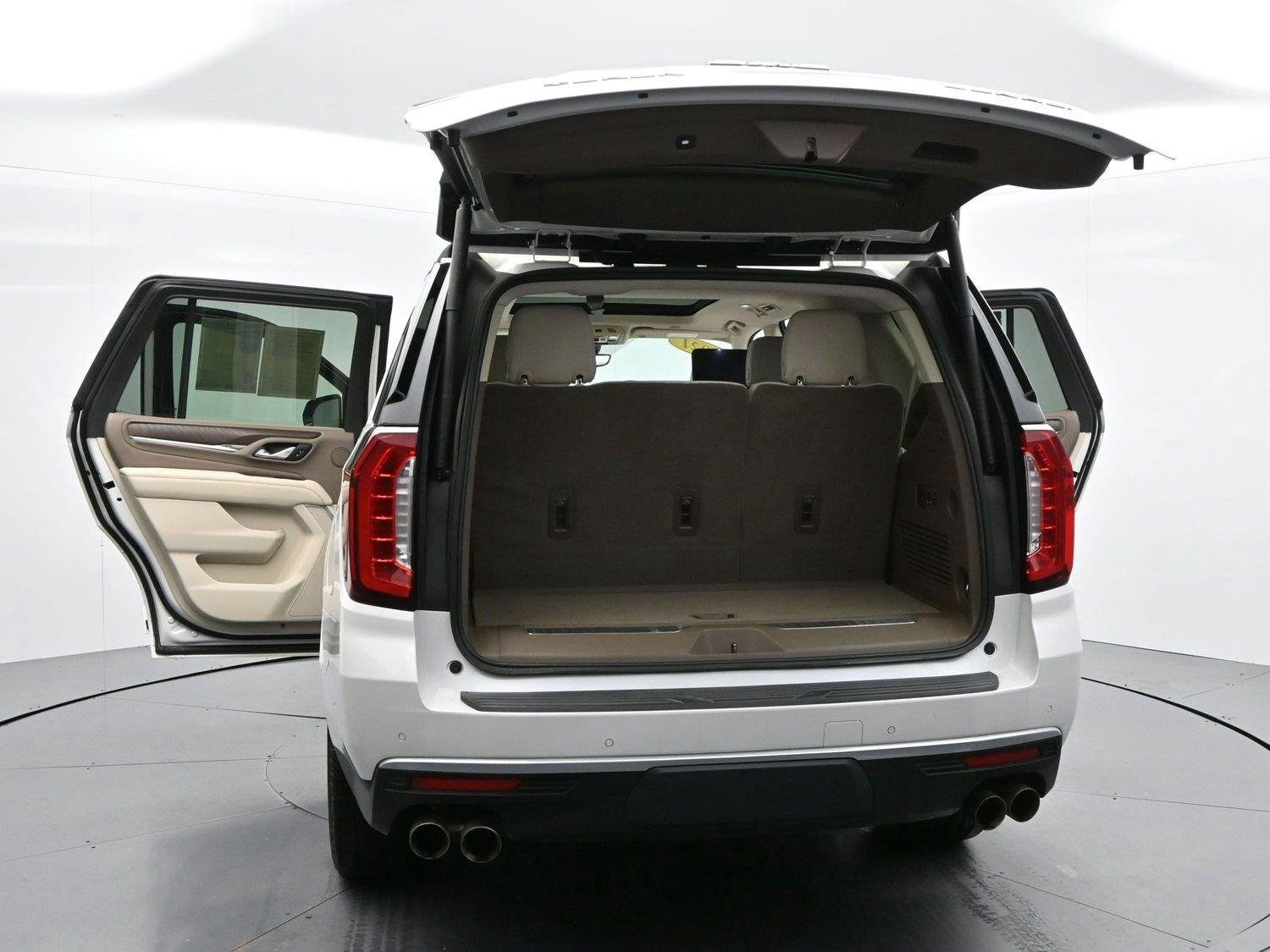Used 2021 WHITE FROST TRICOAT GMC Denali image 46