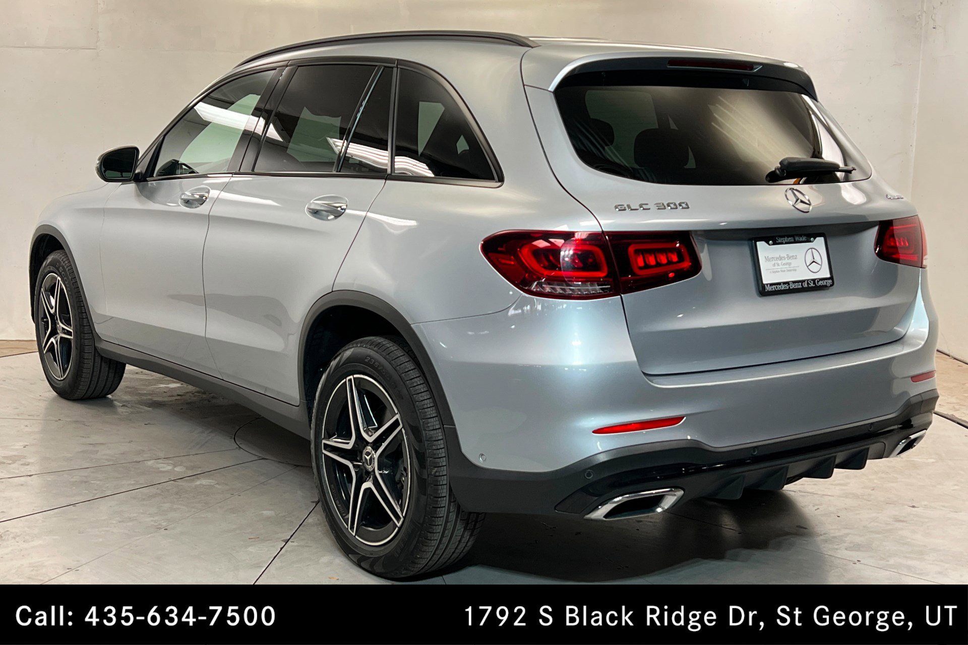 Certified Used 2022 CIRRUS SILVER METALLIC Mercedes-Benz GLC 300 image 3