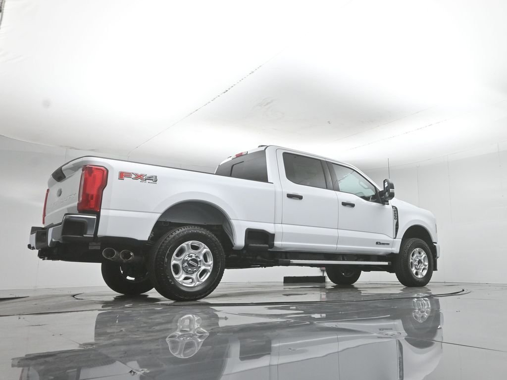 New 2026 Oxford White Ford XLT image 47