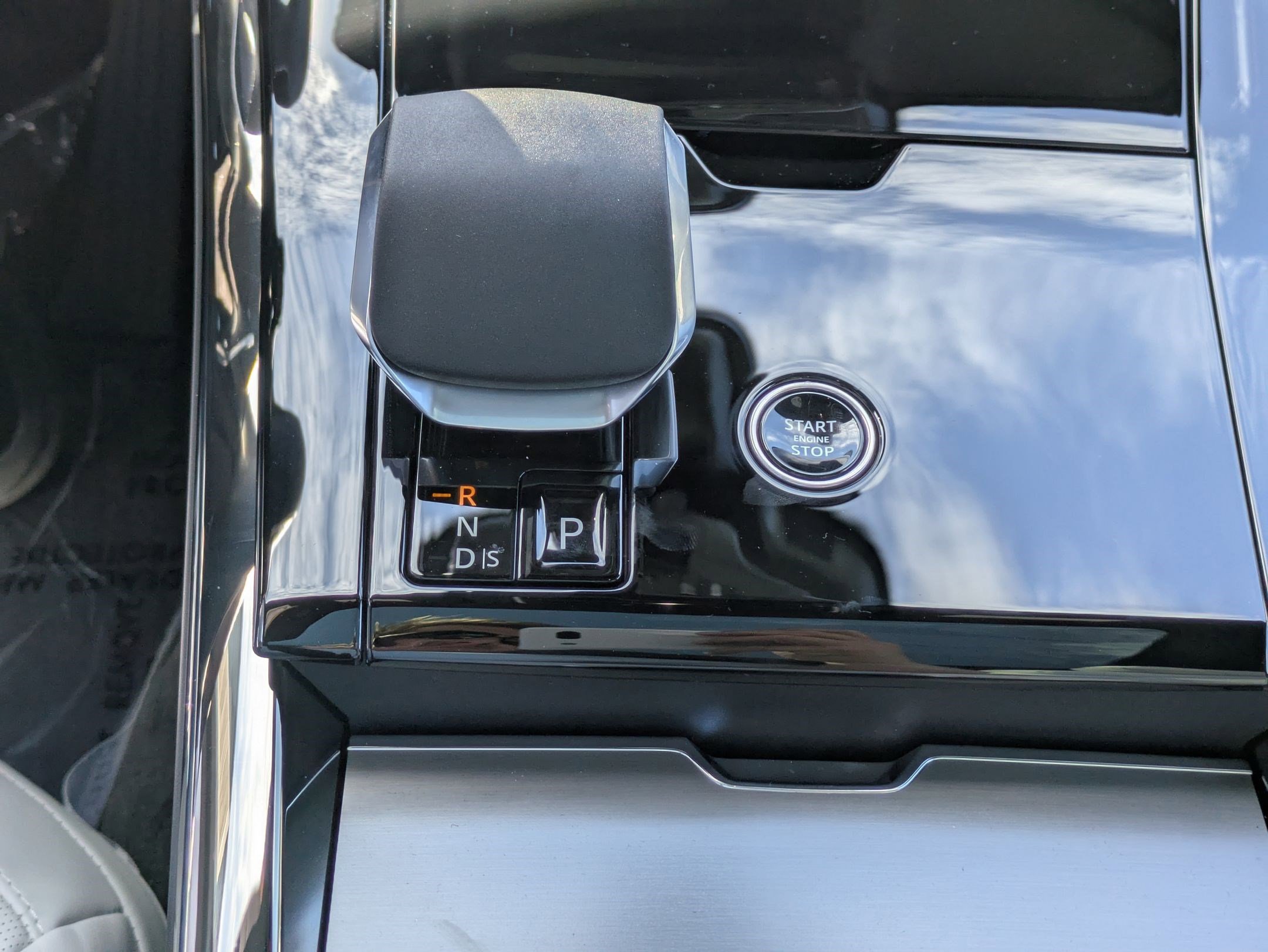 New 2026 Fuji White Land Rover P360 SE image 21