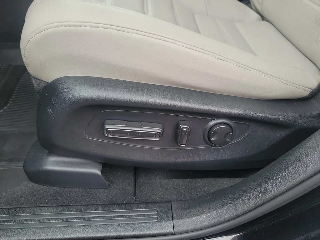 Certified Used 2024 BLACK Honda EX-L image 17
