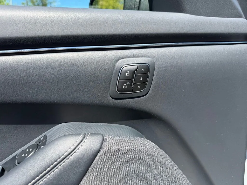 Used 2023 White Metallic Ford Premium image 13