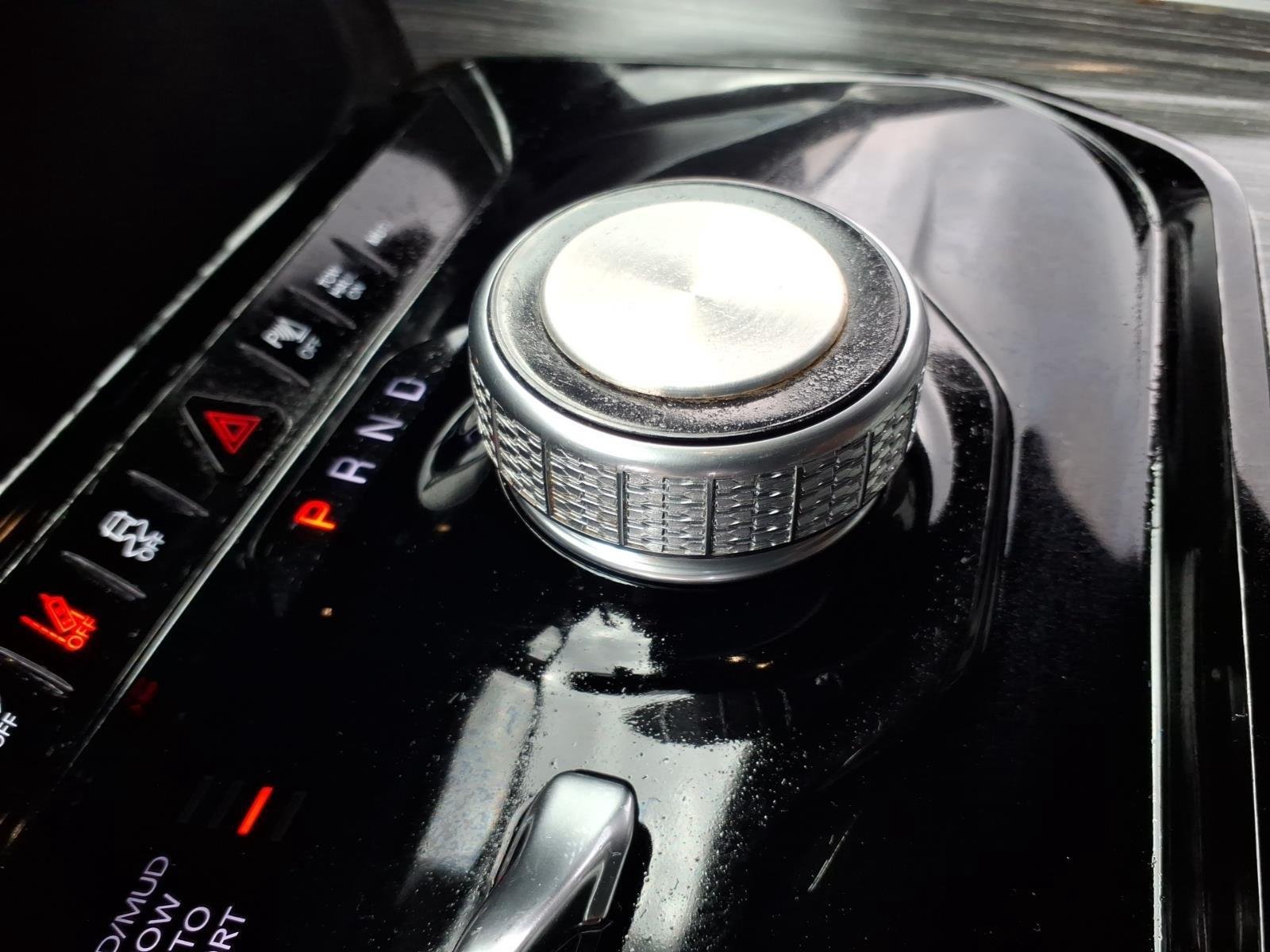 Used 2024 Diamond Black Crystal Pearlcoat Jeep Series II image 7