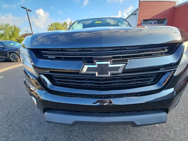 Used 2019 Black Chevrolet Z71 image 34