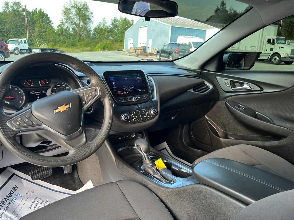 Used 2022 Silver Chevrolet LT image 14
