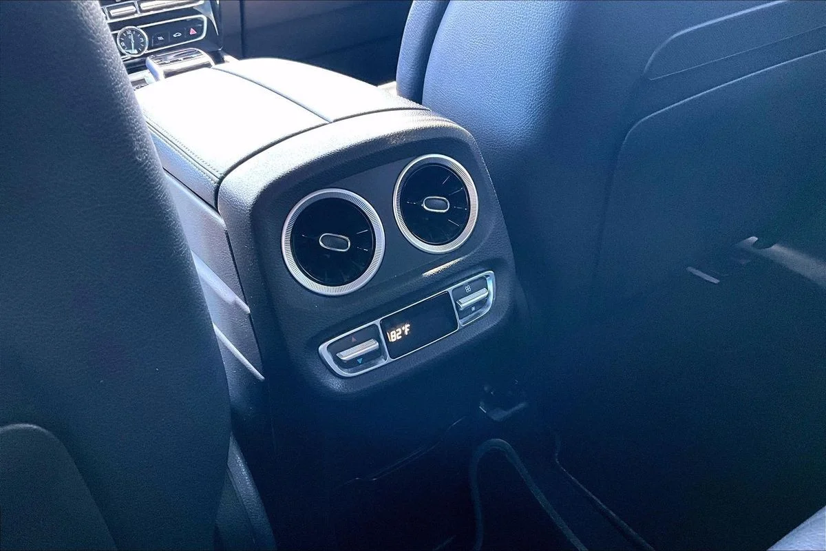 Used 2021  Mercedes-Benz SUV image 10