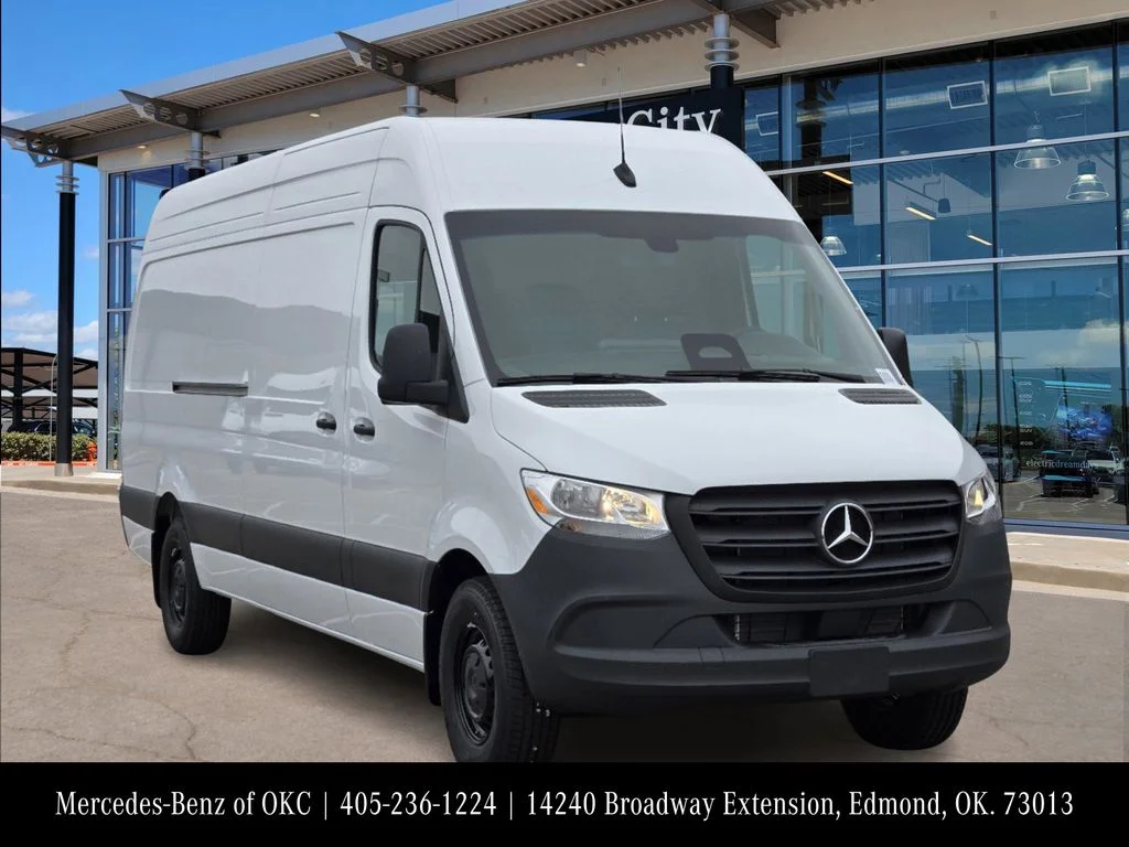 Used 2025 White Mercedes-Benz Cargo 170 WB image 2