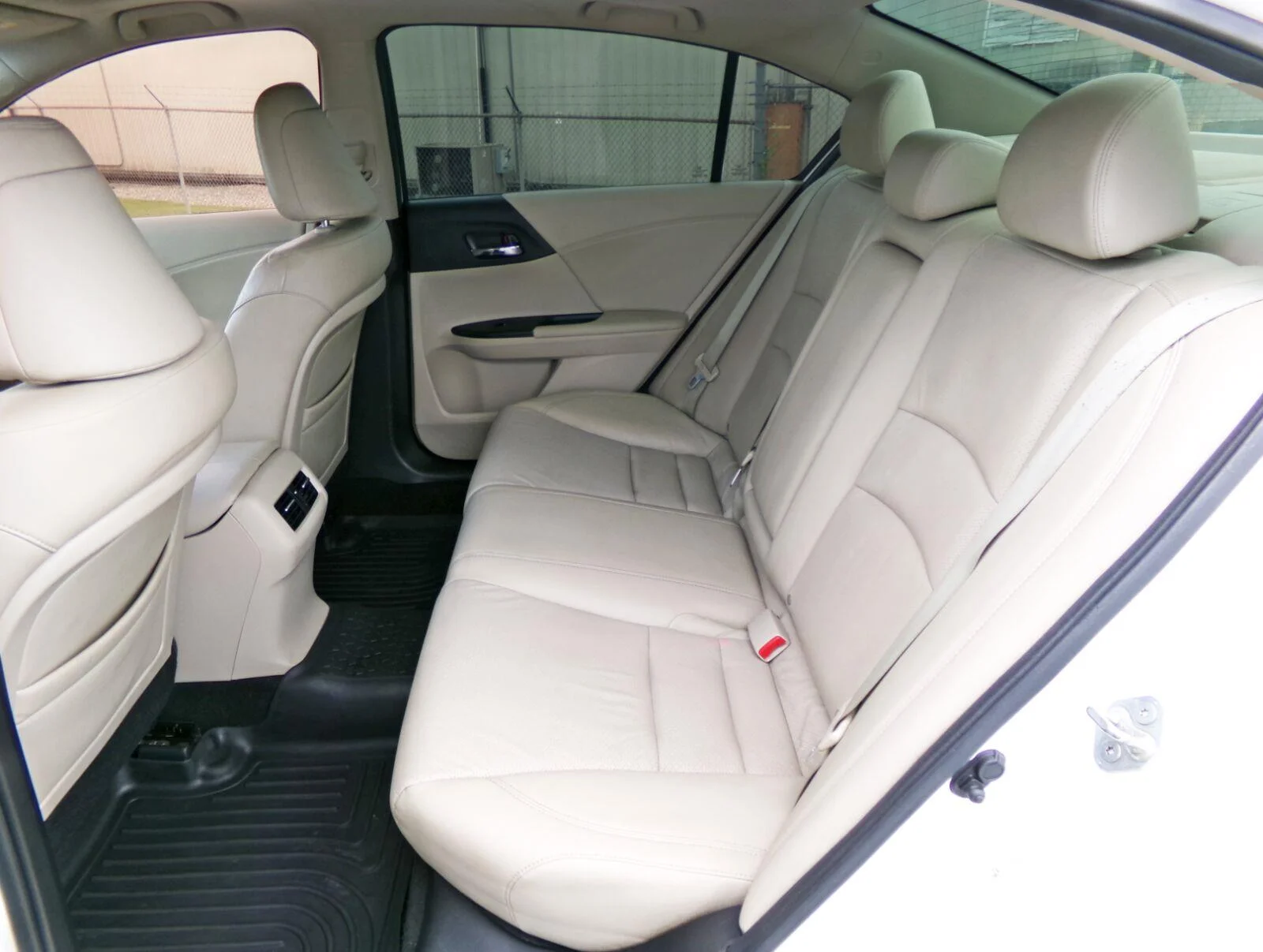 Used 2013 White Orchid Pearl Honda EX-L image 14
