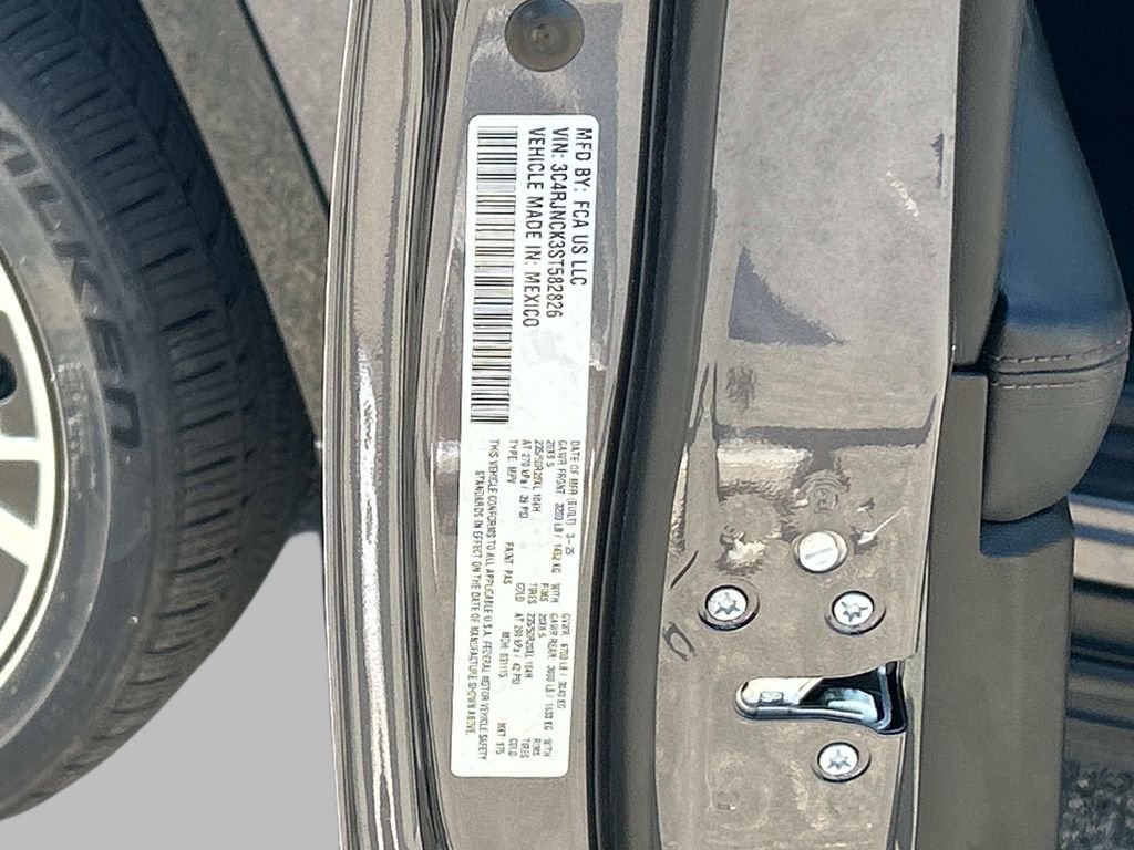 Used 2025 Gray Jeep Limited image 10