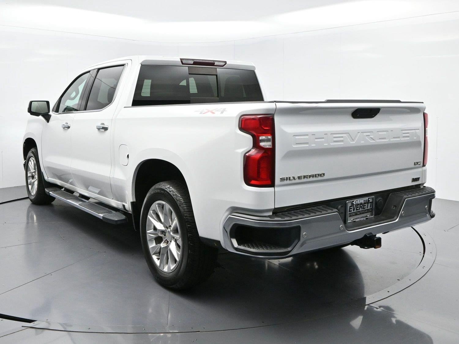 Used 2021 SUMMIT WHITE Chevrolet LTZ image 5