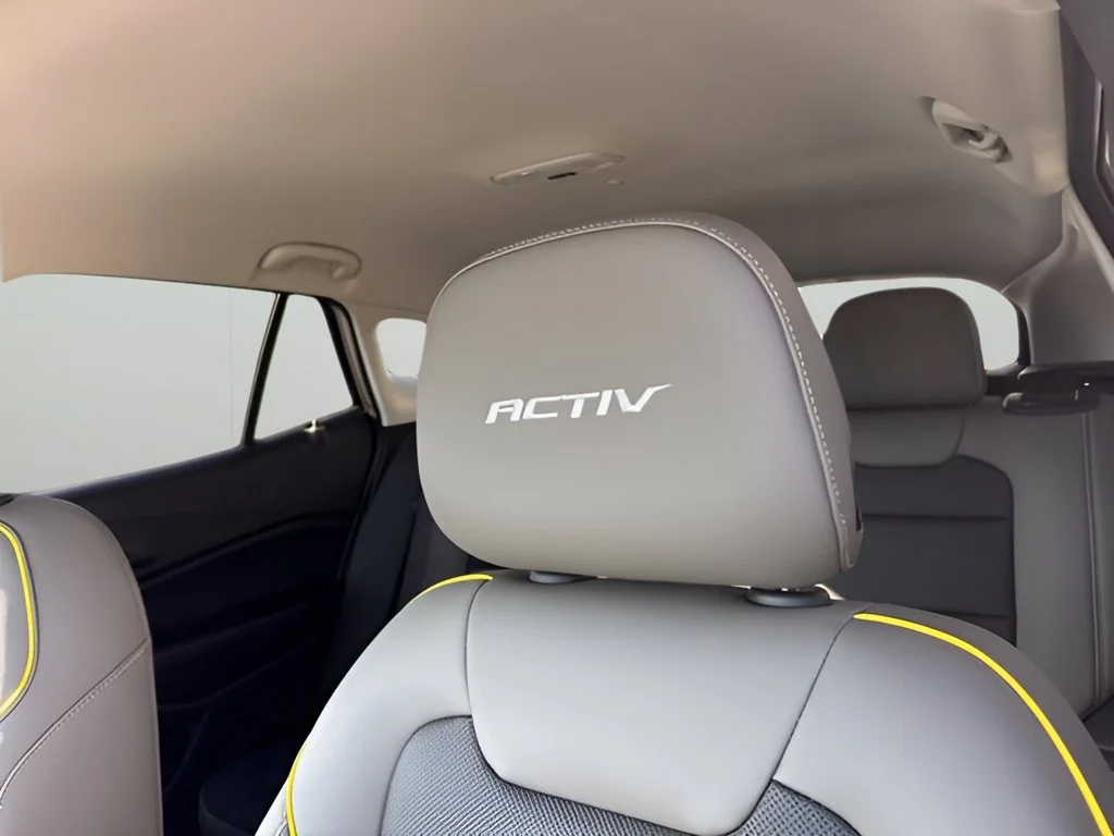 New 2026 Mosaic Black Metallic Chevrolet ACTIV image 15