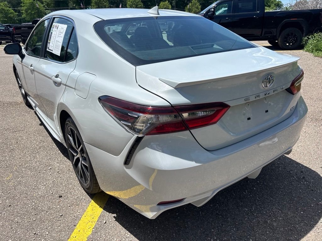 Used 2023 Ice Toyota SE image 15