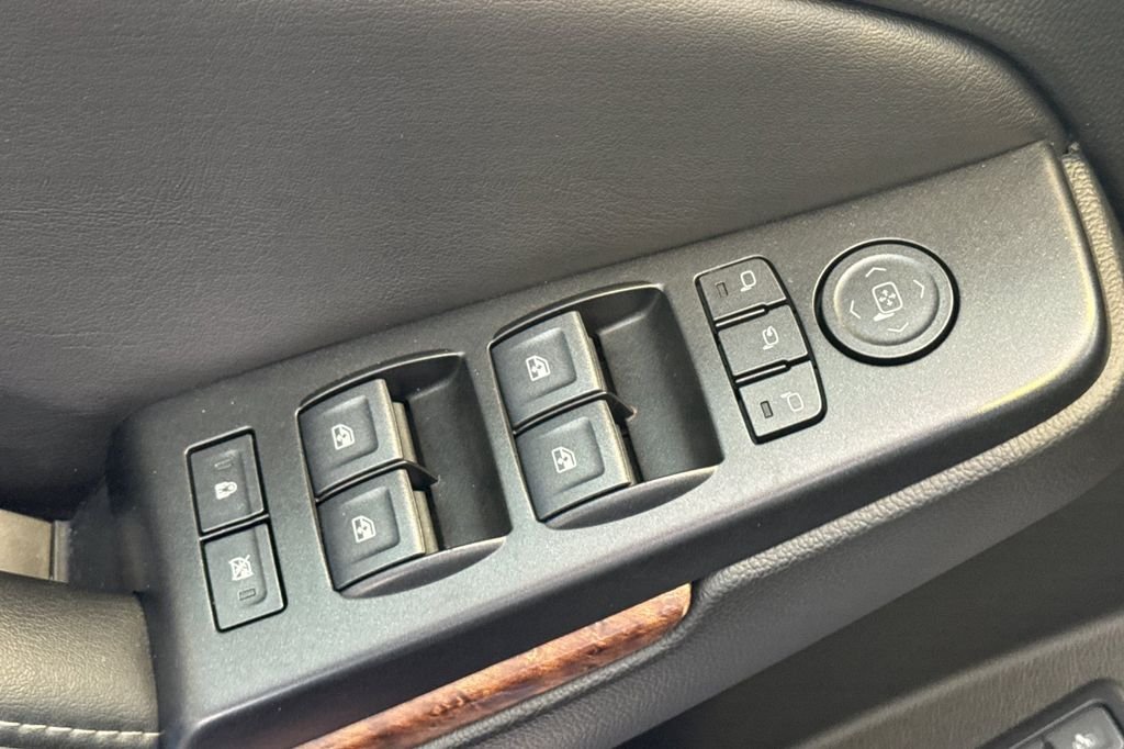 Used 2018 Silver Ice Metallic Chevrolet Premier image 14