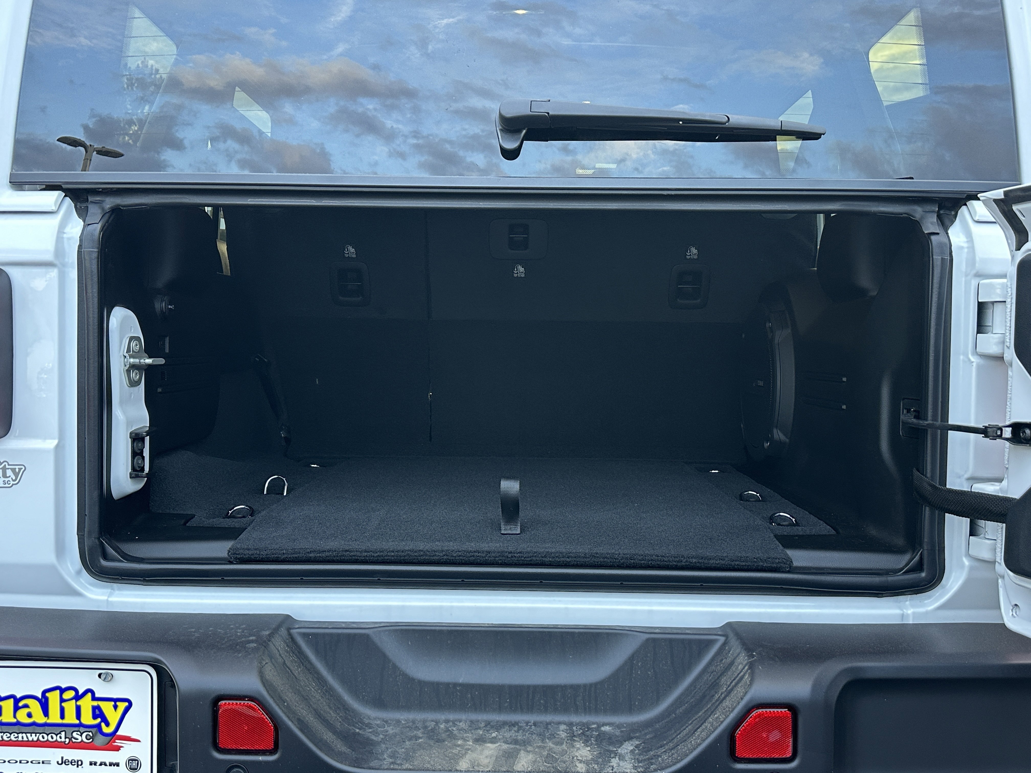 2025 Jeep Wrangler 4-Door Sahara - Photo 19