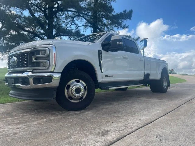 Used 2023 White Ford Lariat image 3