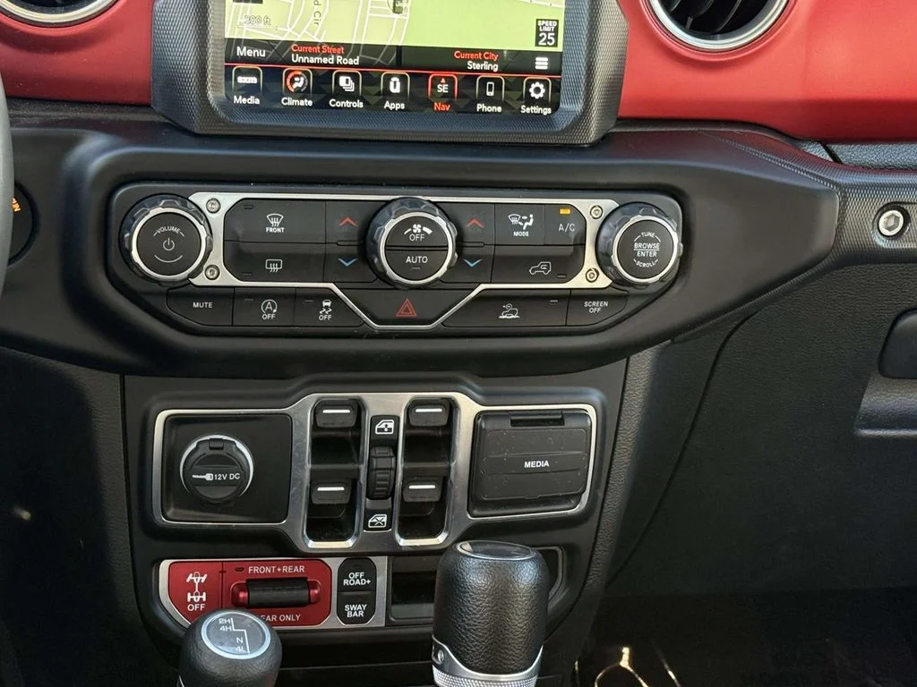 Used 2023 White Jeep Rubicon image 21