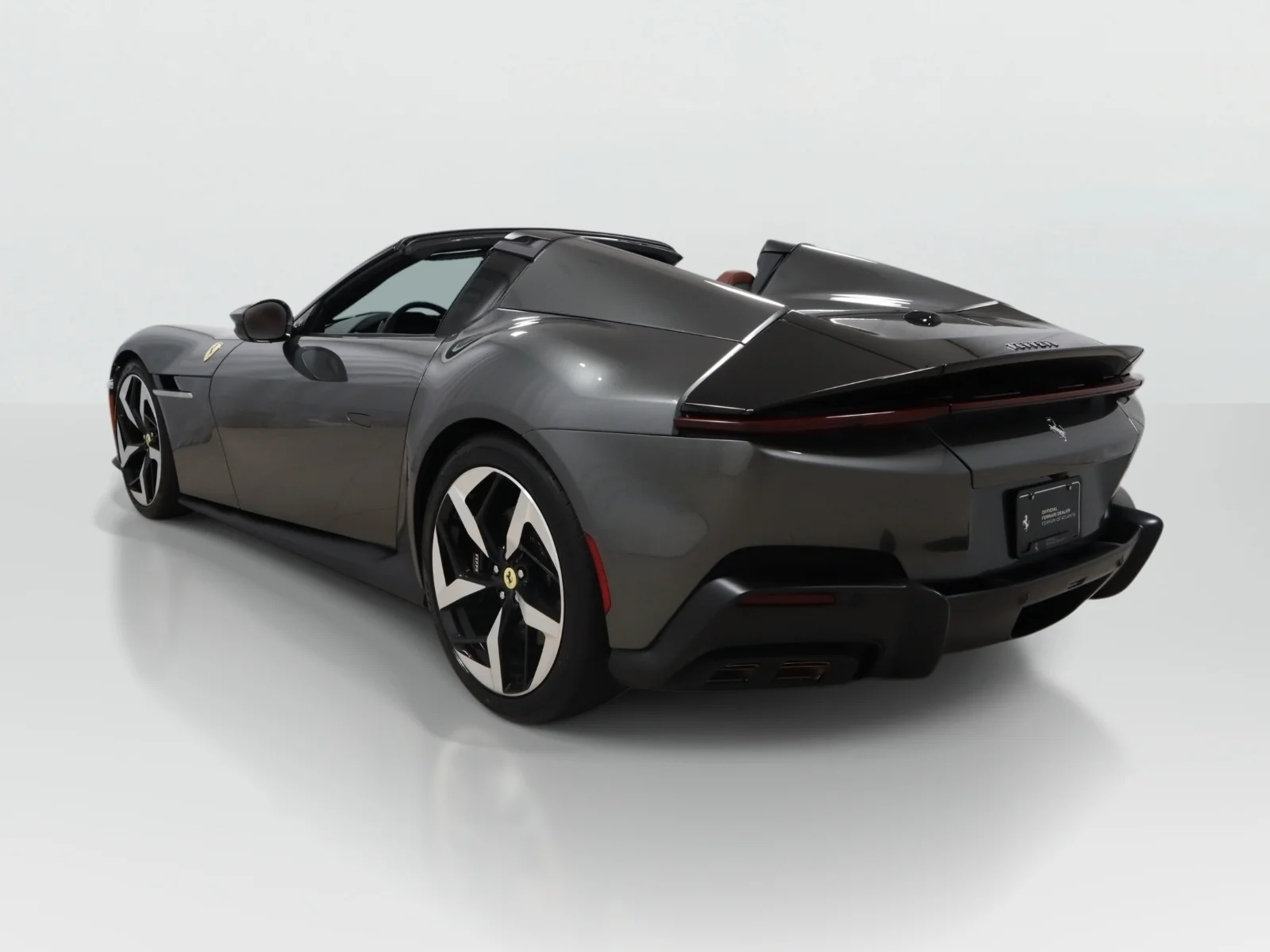 Used 2026 Grigio Silverstone Ferrari Spider image 3