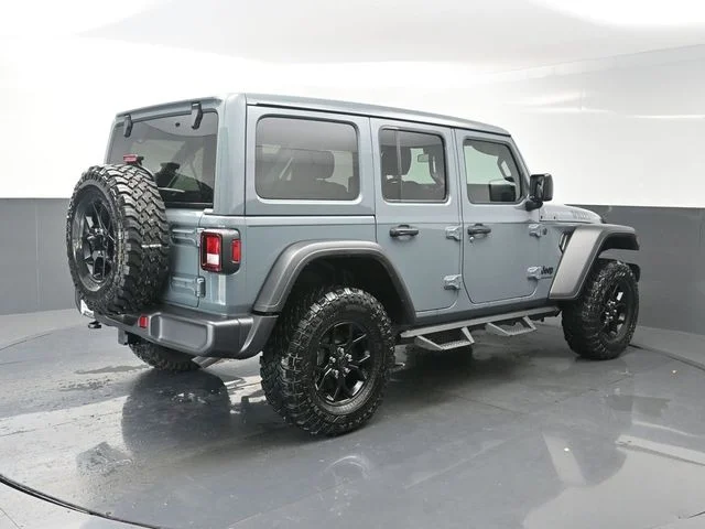 Used 2024 Gray Jeep Sport image 7