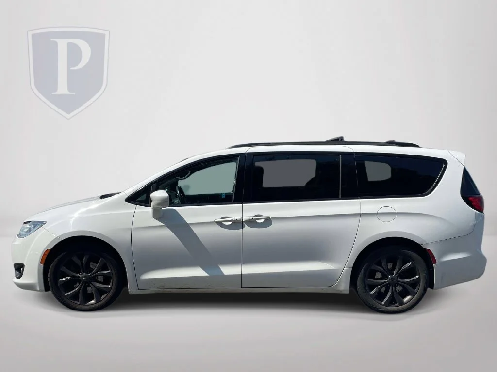 Used 2020 White Chrysler Touring L Plus image 4