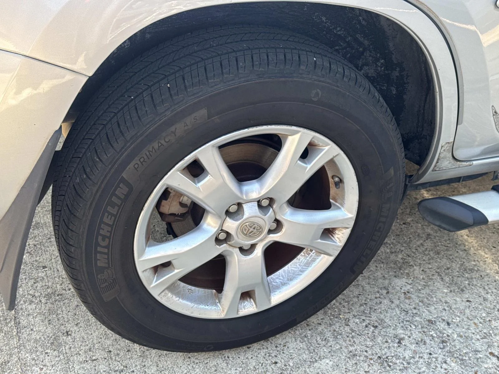 Used 2012 Classic Silver Metallic Toyota BASE image 9