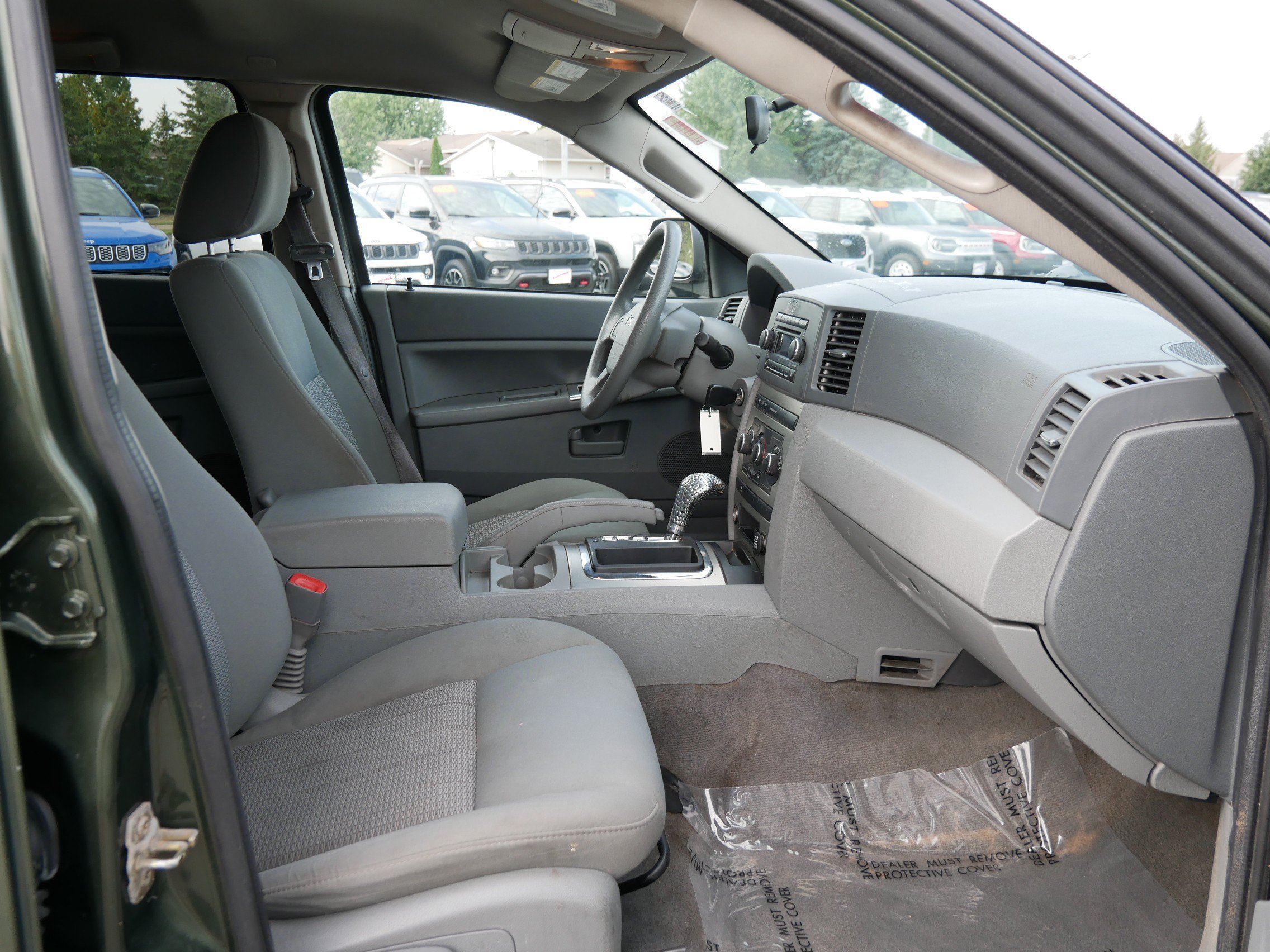 Used 2007 Jeep Green Metallic Jeep Laredo image 14