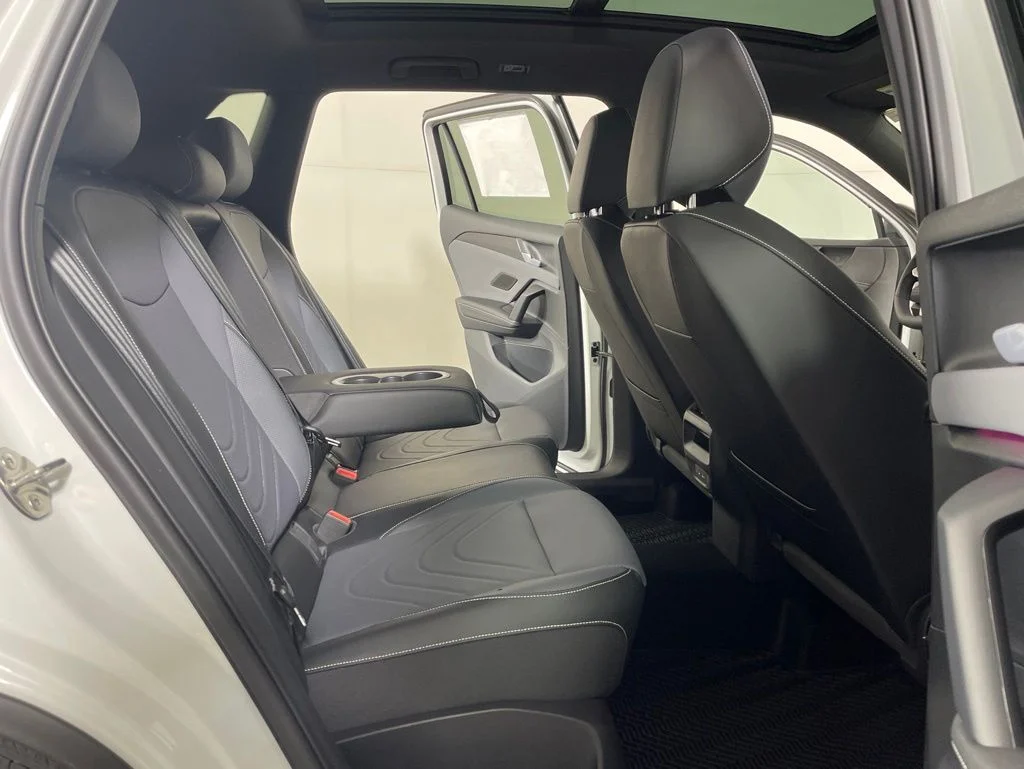 New 2026 White/off-white Volkswagen 2.0T SE R-Line Black image 20