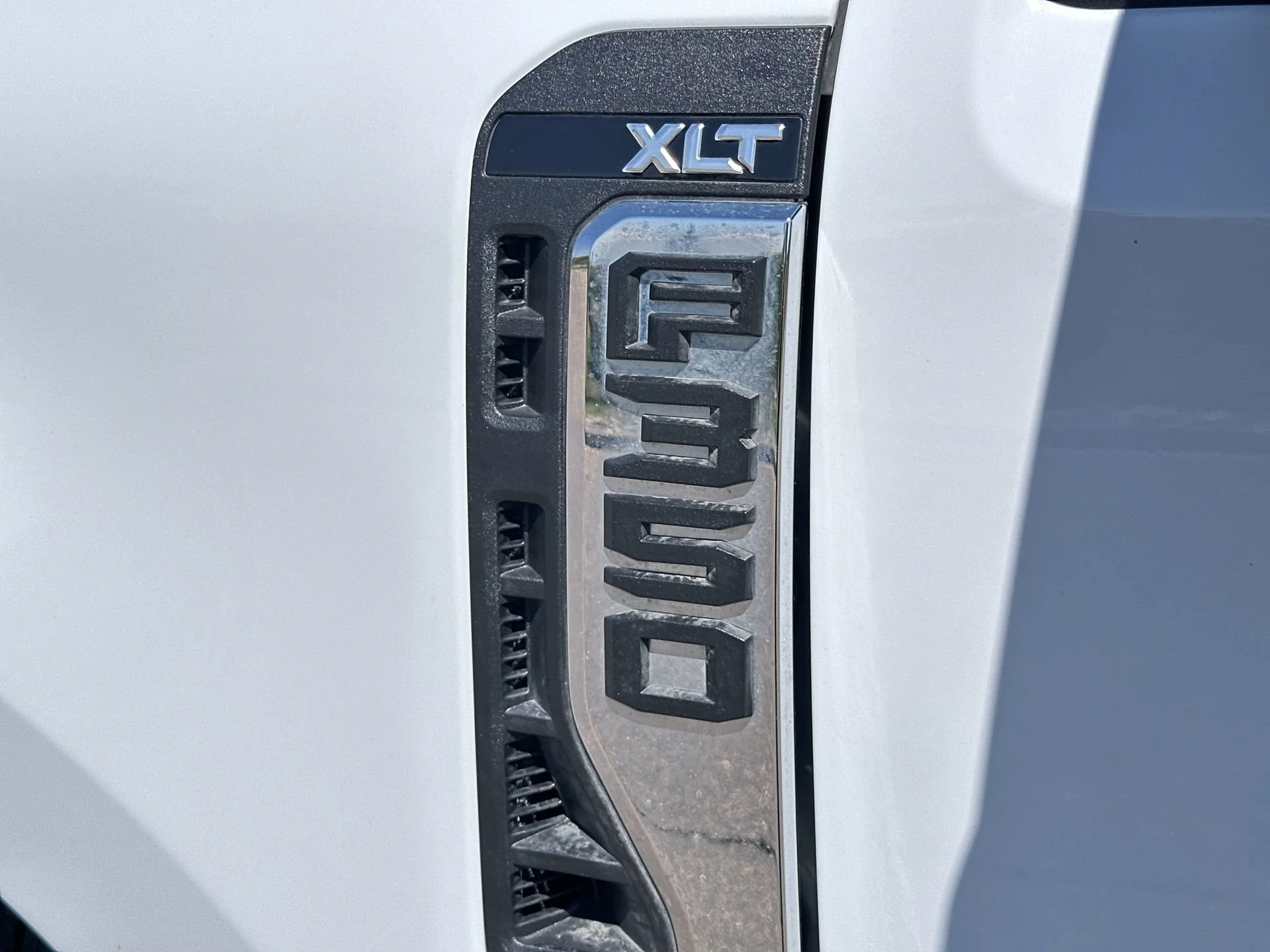 Used 2024 Oxford White Ford XLT image 24