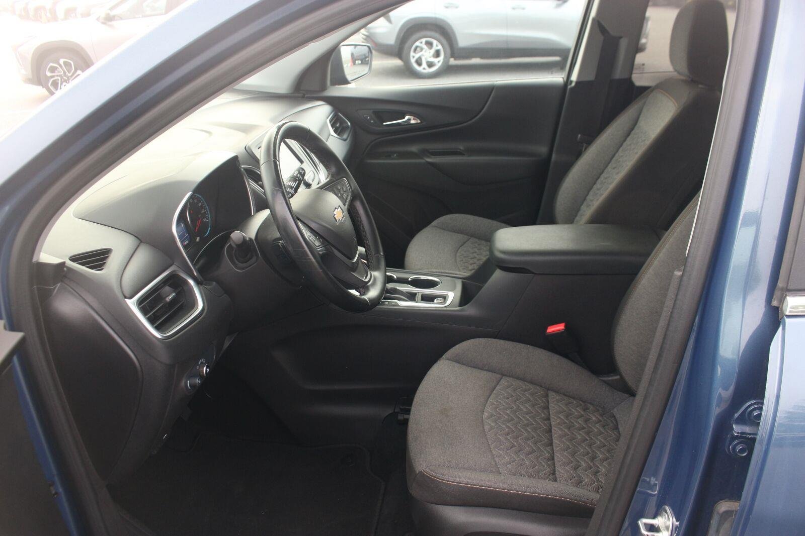Used 2024 Lakeshore Blue Metallic Chevrolet LT image 13