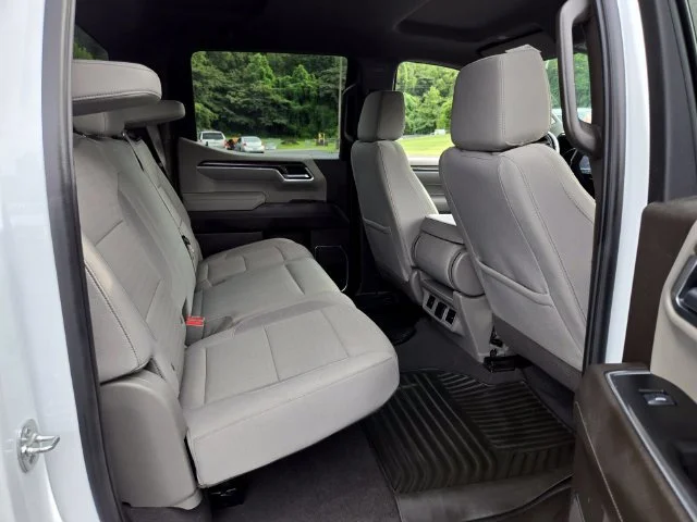 Used 2025 Summit White Chevrolet LT image 20