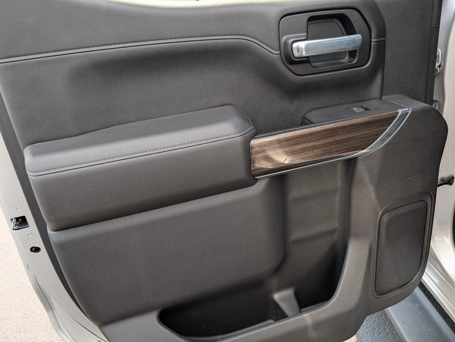 Used 2021 Silver Ice Metallic Chevrolet RST image 33