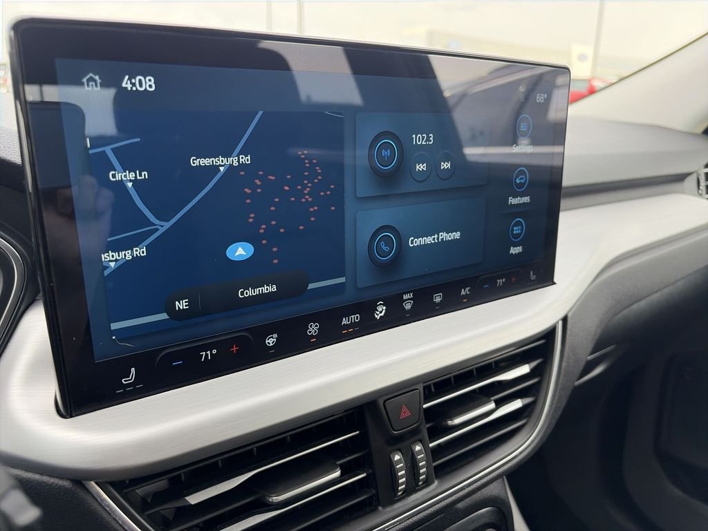 Used 2025  Ford Platinum image 18