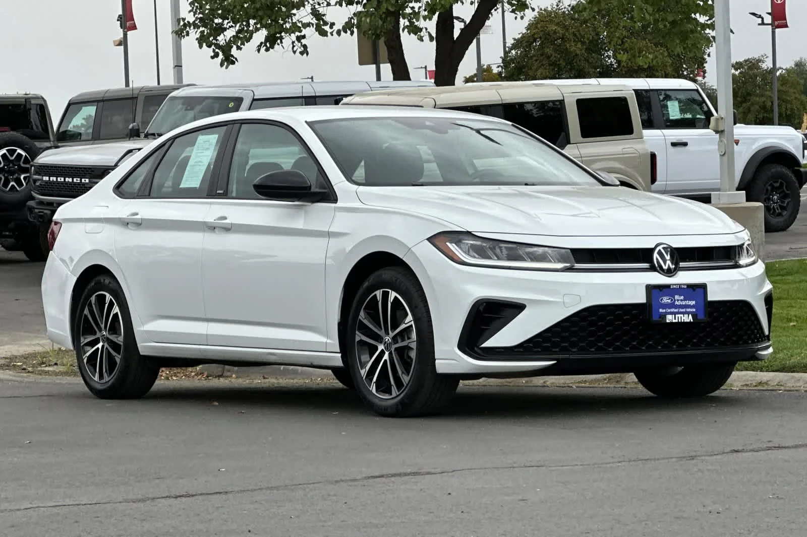 Certified Used 2025 Pure White Volkswagen Sport image 9