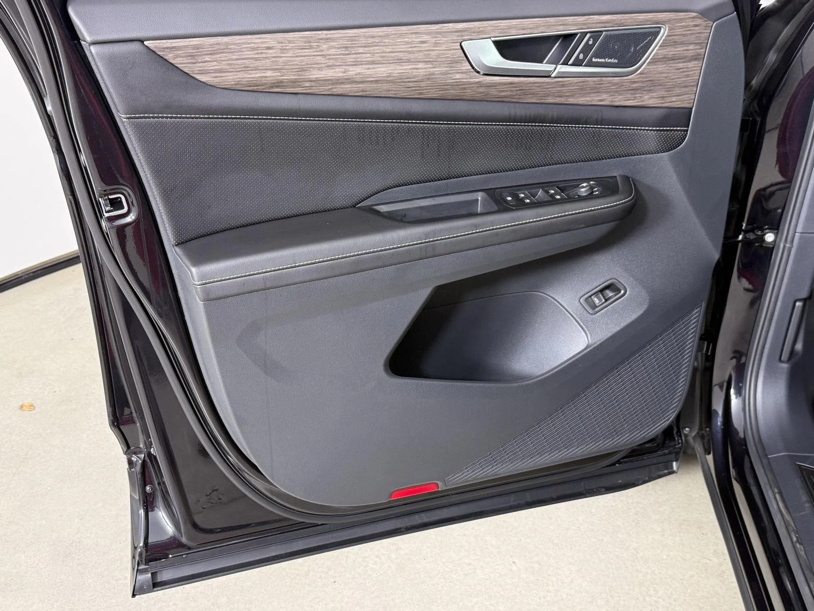 New 2026 Deep Black Pearl Volkswagen 2.0T SEL Premium R-Line image 10